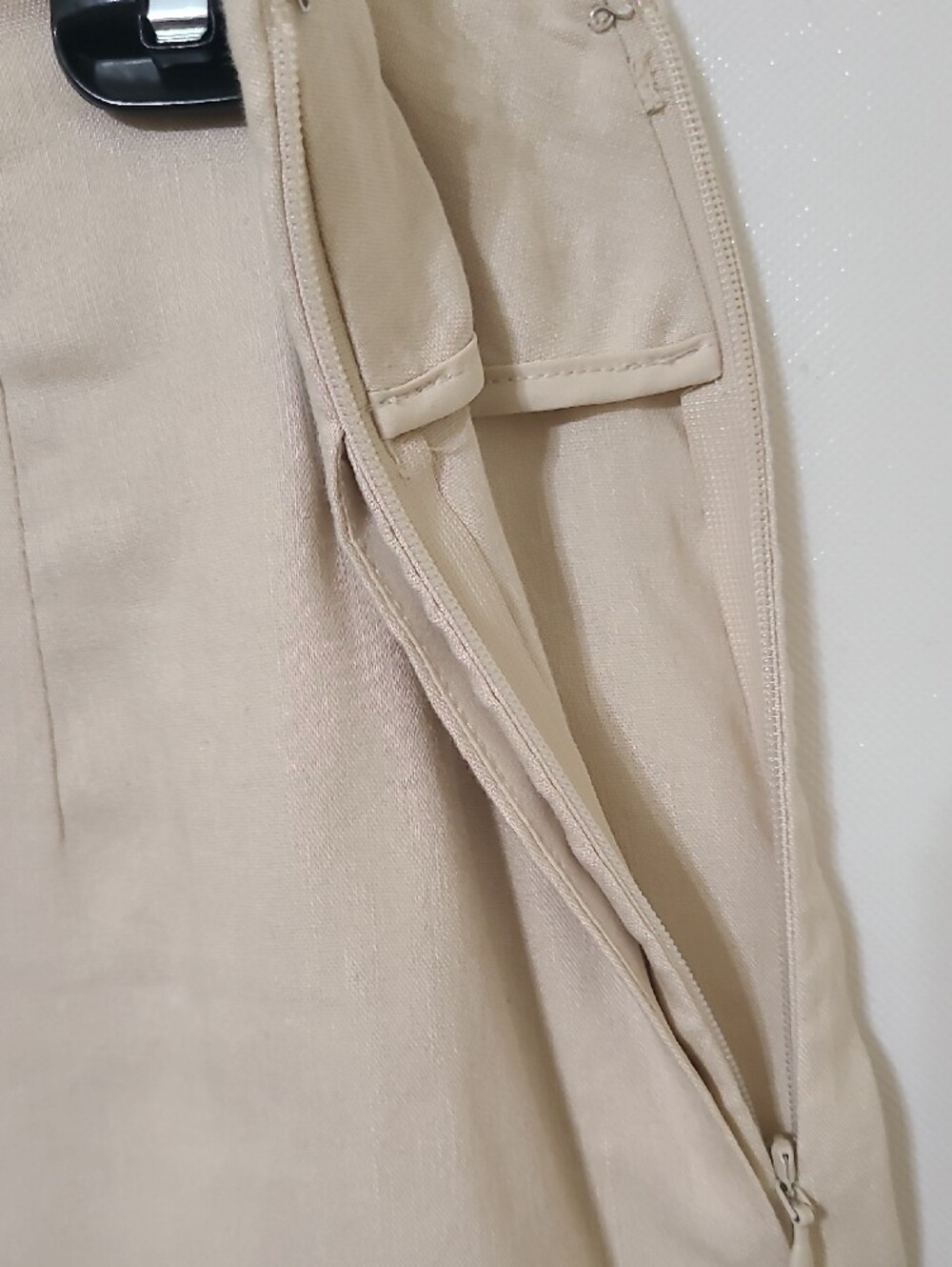 Antonio Melani Women's Cream Linen Blend High-Waist Shorts - Size 6 - Picture 6 of 11